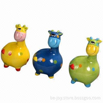 Coin Bank with Cow Shape, Available in Various Colors and Sizes, OEM Orders are Welcome